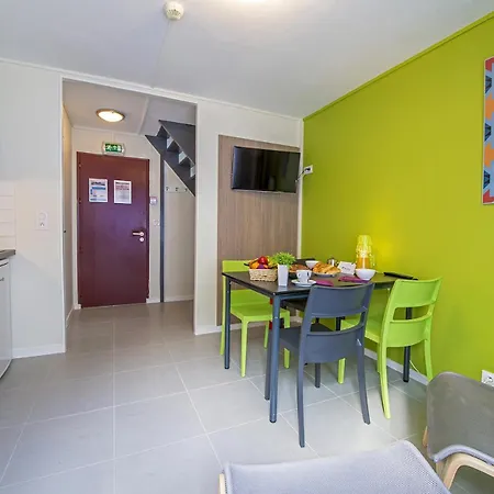 Ternelia Henri IV Hotel Clisson Room photo