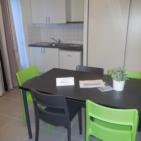 Ternelia Henri IV Hotel Clisson Room photo
