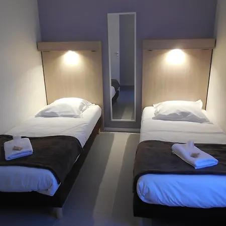 Ternelia Henri IV Hotel Clisson Room photo